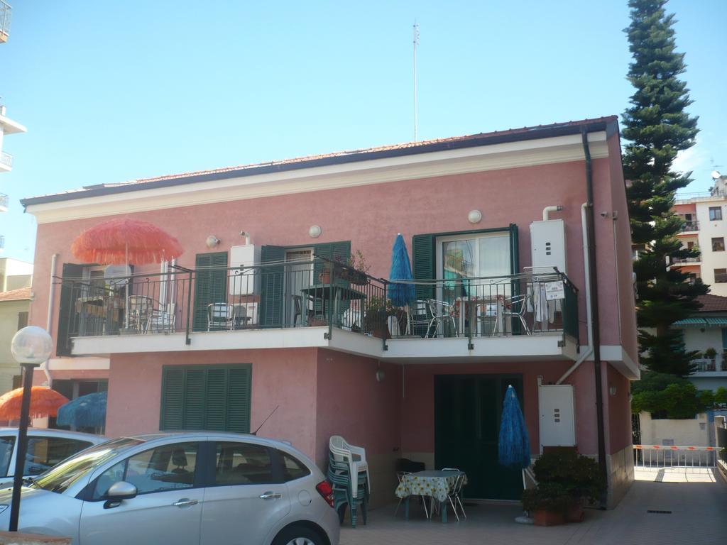 Villamareblu Ventimiglia Exteriör bild